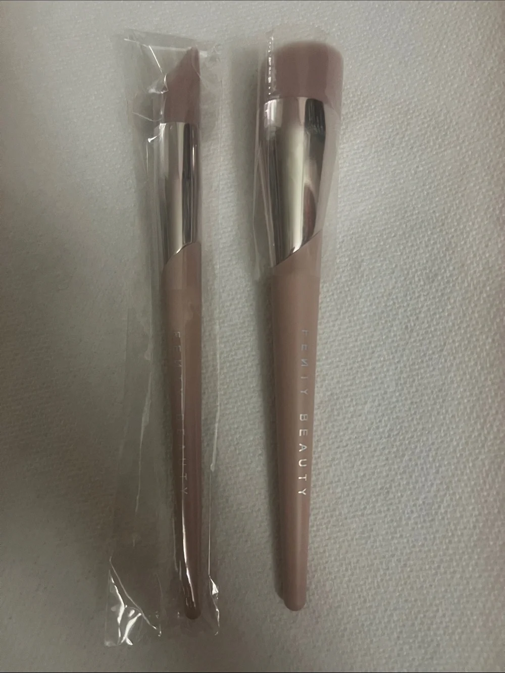 FENTY BEAUTY Blush Pink Makeup Brush Set - 120 Highlight & 145 Foundation